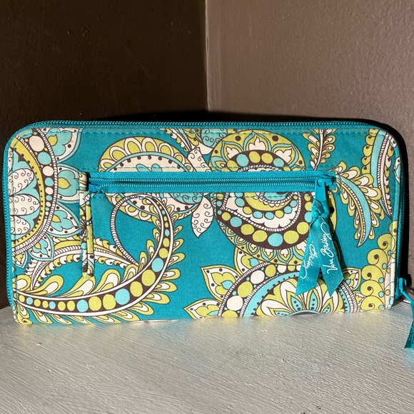 Vera Bradley Large Travel Wallet - Picture 2 of 5